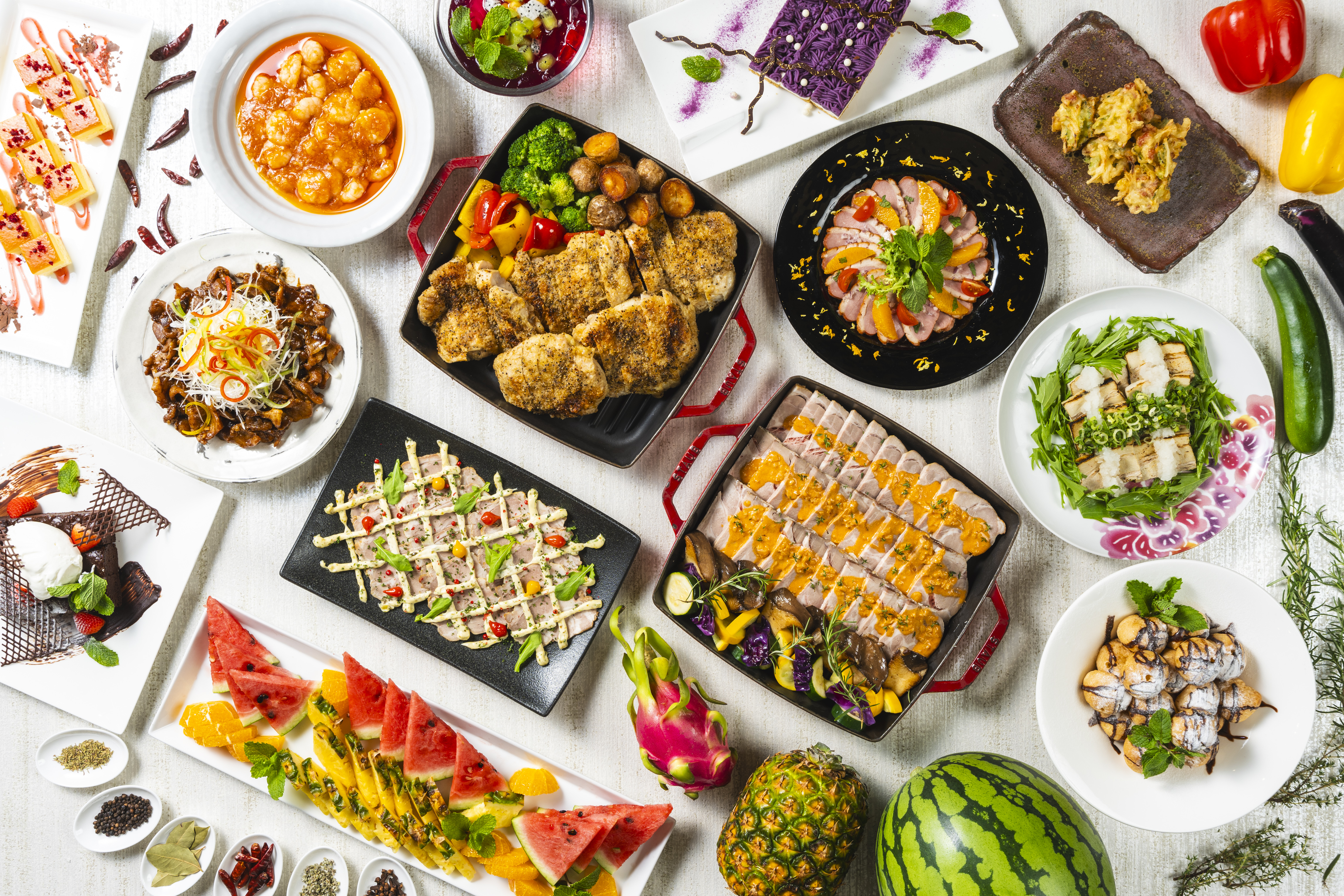 ブッフェスタイルの料理